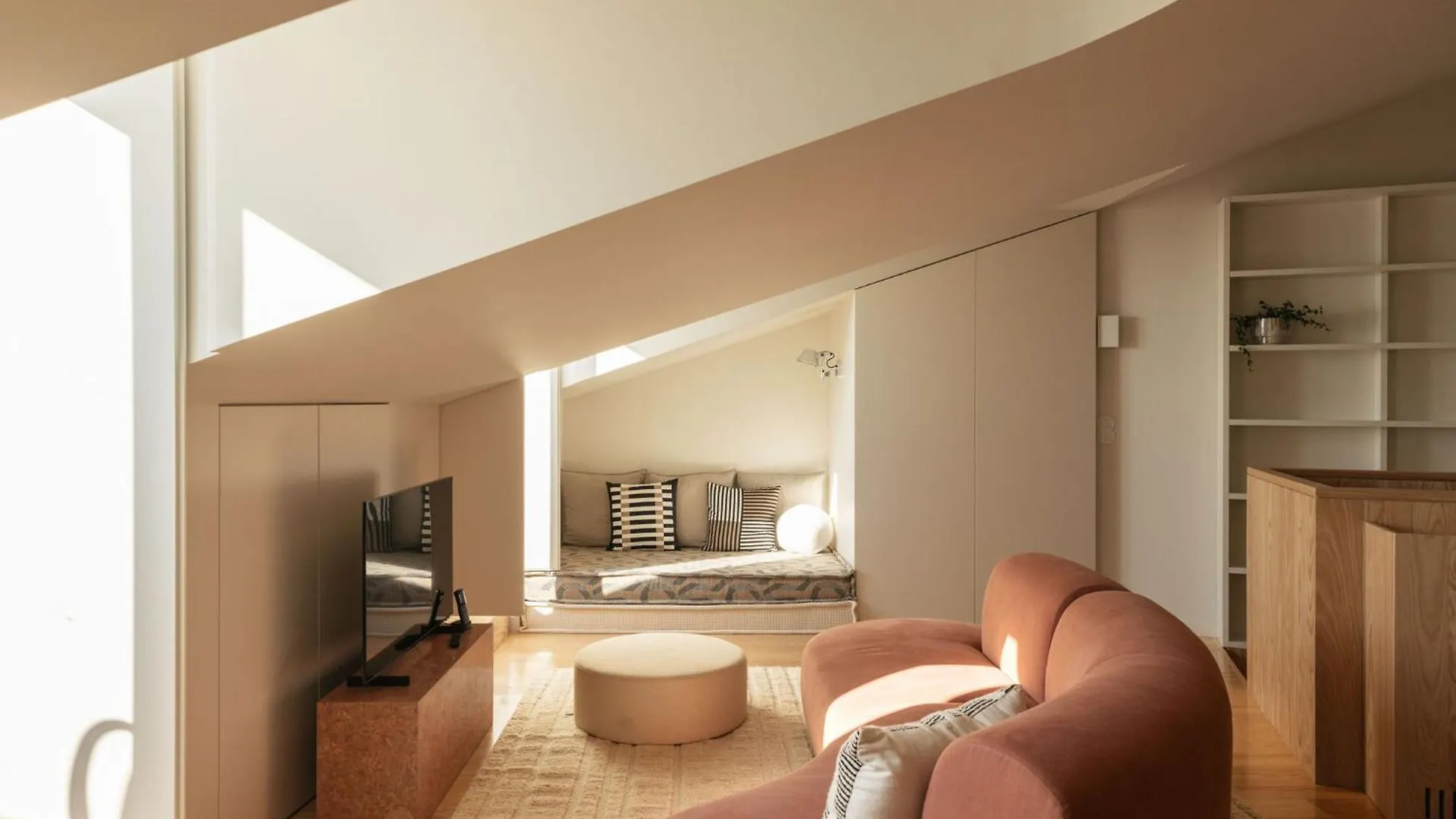 Lioz Lisboa Aparthotel 4*,